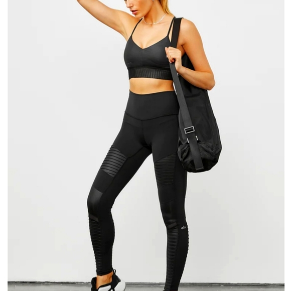 ALO Yoga Pants - Women's  ALO  black yoga pants 🖤🤍